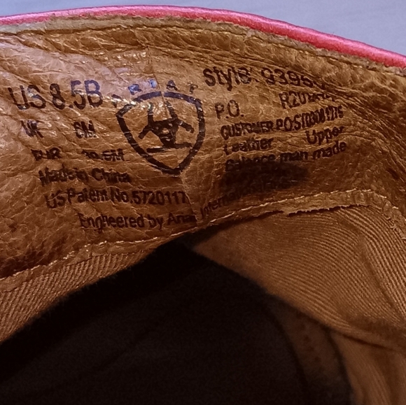 Ariat Women's US Sz 8.5 B Red Leather Slip On Comfort Shoes - Picture 3 of 10